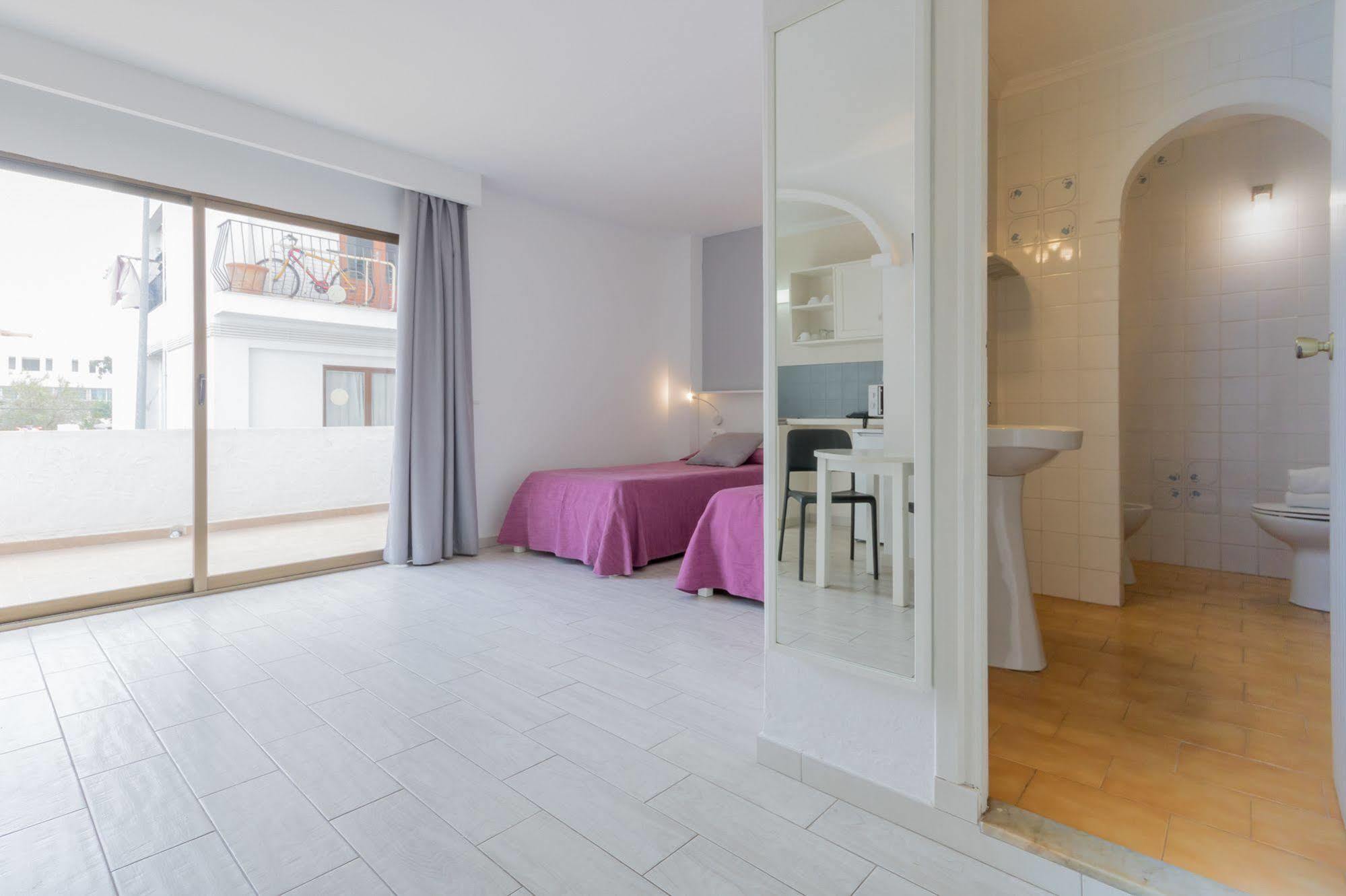 Apartamentos Orosol 2 By Typic Hotels San Antonio  Eksteriør billede
