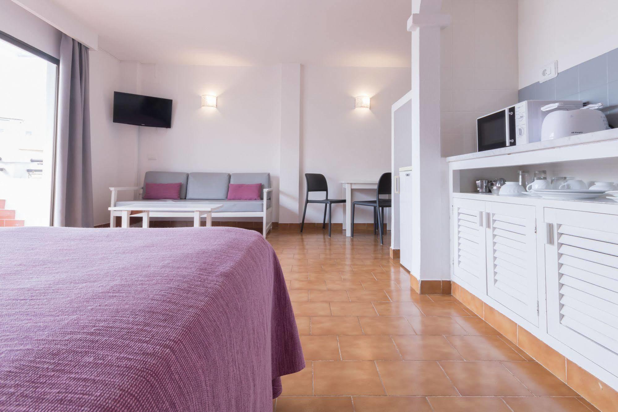 Apartamentos Orosol 2 By Typic Hotels San Antonio  Eksteriør billede